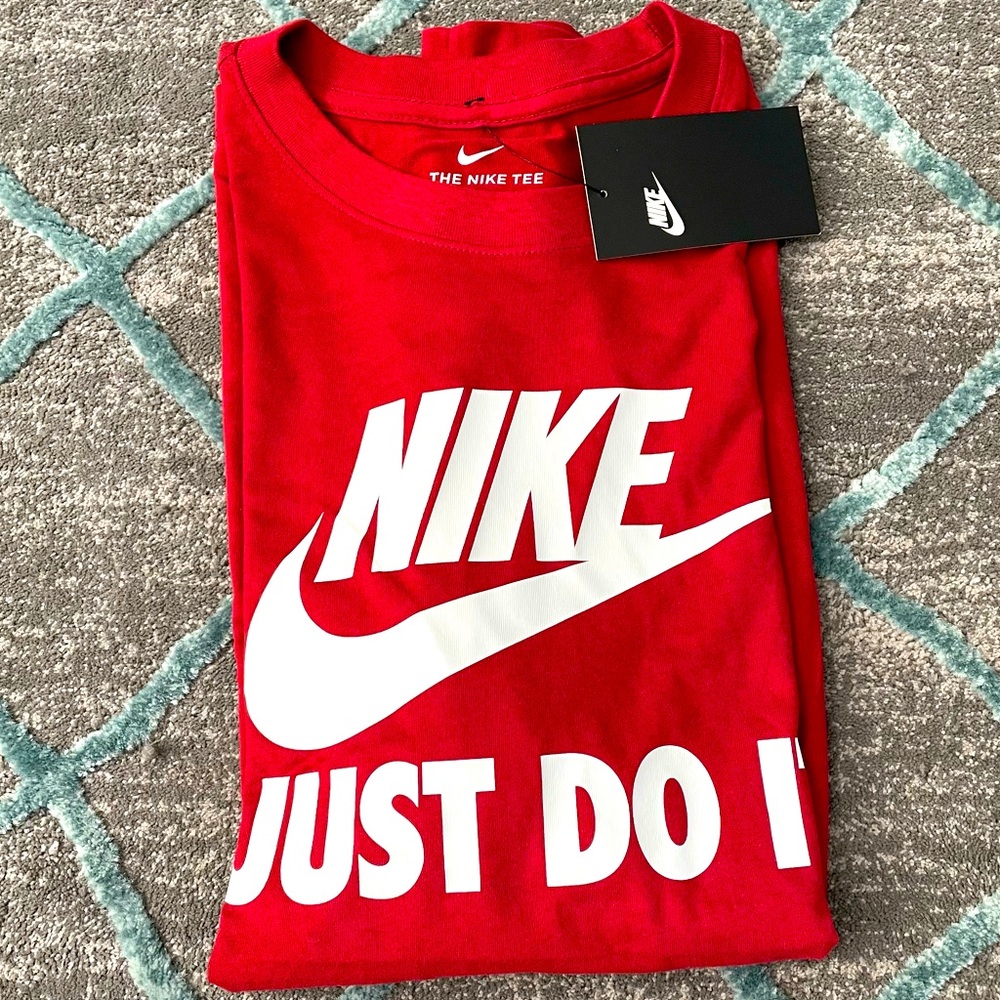 NWT Nike Dry-Fit Men’s T-Shirt